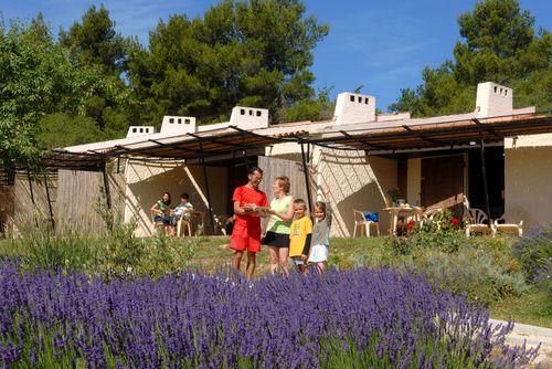 Village de Vacances La Jaumière Provence-Alpes-Côte d'Azur - Murs visuel 5/10