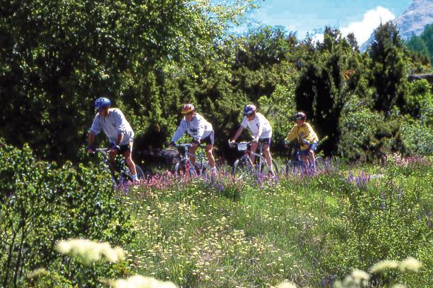Village Vacances Les Rives de l'Arc Rhône-Alpes - Lanslevillard visuel 19/20 Village Vacances Les Rives de l'Arc Rhône-Alpes - Lanslevillard visuel 19/20