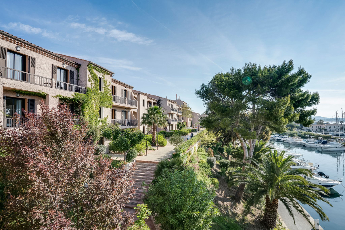 Hôtel Hélios Provence-Alpes-Côte d'Azur - L'île-des-Embiez visuel 2/13 Hôtel Hélios Provence-Alpes-Côte d'Azur - L'île-des-Embiez visuel 2/13