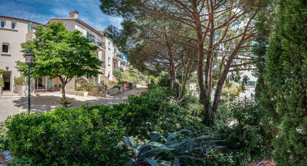 Appartements & Villas de l’île des Embiez Provence-Alpes-Côte d'Azur - L'île-des-Embiez visuel 2/26 Appartements & Villas de l’île des Embiez Provence-Alpes-Côte d'Azur - L'île-des-Embiez visuel 2/26