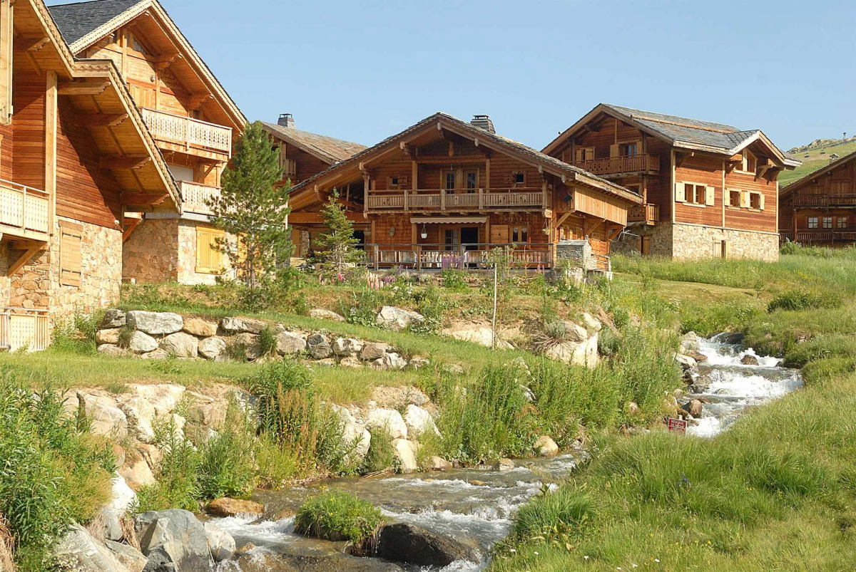 Résidence Les Chalets de L'Altiport by Madame Vacances Rhône-Alpes - L'Alpe-d'Huez visuel 2/9 Résidence Les Chalets de L'Altiport by Madame Vacances Rhône-Alpes - L'Alpe-d'Huez visuel 2/9