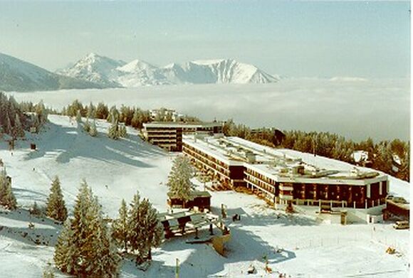 Résidence Le Centre Commercial Rhône-Alpes - Chamrousse visuel 1/1 Résidence Le Centre Commercial Rhône-Alpes - Chamrousse visuel 1/1