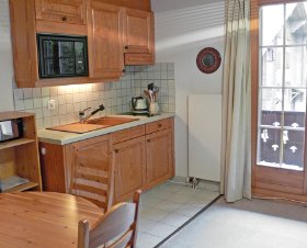 Chaperon Rouge A, B Provence-Alpes-Côte d'Azur - Villars visuel 7/10 Chaperon Rouge A, B Provence-Alpes-Côte d'Azur - Villars visuel 7/10