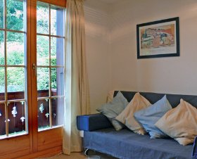 Chaperon Rouge A, B Provence-Alpes-Côte d'Azur - Villars visuel 5/10 Chaperon Rouge A, B Provence-Alpes-Côte d'Azur - Villars visuel 5/10