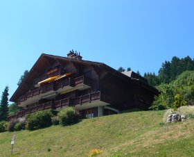 Chaperon Rouge A, B Provence-Alpes-Côte d'Azur - Villars visuel 2/10 Chaperon Rouge A, B Provence-Alpes-Côte d'Azur - Villars visuel 2/10