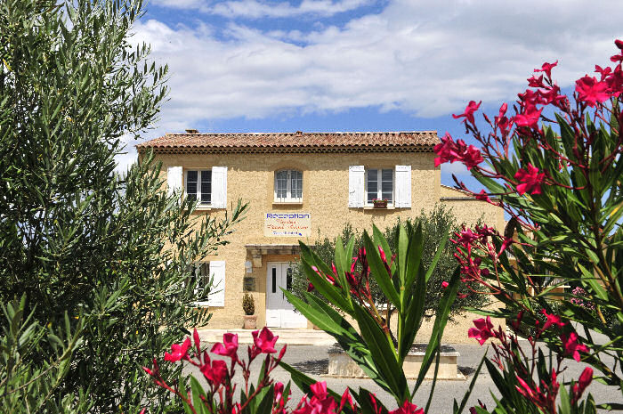 Hôtel Golf Grand Avignon Provence-Alpes-Côte d'Azur - Avignon visuel 6/10 Hôtel Golf Grand Avignon Provence-Alpes-Côte d'Azur - Avignon visuel 6/10