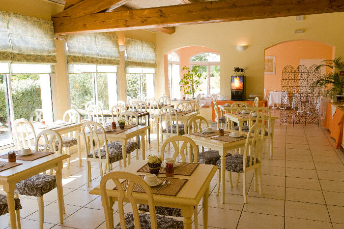 Hôtel Golf Grand Avignon Provence-Alpes-Côte d'Azur - Avignon visuel 2/10 Hôtel Golf Grand Avignon Provence-Alpes-Côte d'Azur - Avignon visuel 2/10