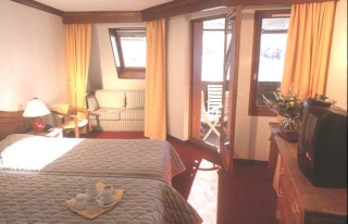 Hôtel Royal Ours Blanc Rhône-Alpes - L'Alpe-d'Huez visuel 4/9 Hôtel Royal Ours Blanc Rhône-Alpes - L'Alpe-d'Huez visuel 4/9