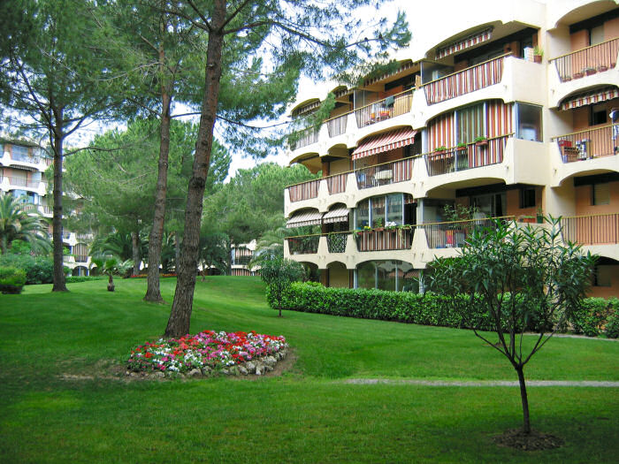 Résidence Lagrange Classic Les Trois Rivières Provence-Alpes-Côte d'Azur - Mandelieu-la-Napoule visuel 1/7 Résidence Lagrange Classic Les Trois Rivières Provence-Alpes-Côte d'Azur - Mandelieu-la-Napoule visuel 1/7