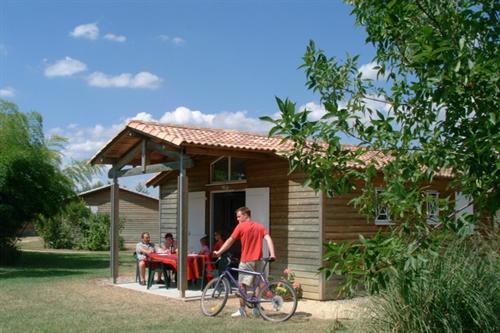 Les Chalets de Port Lalande Aquitaine - Castelmoron-sur-Lot visuel 6/10 Les Chalets de Port Lalande Aquitaine - Castelmoron-sur-Lot visuel 6/10