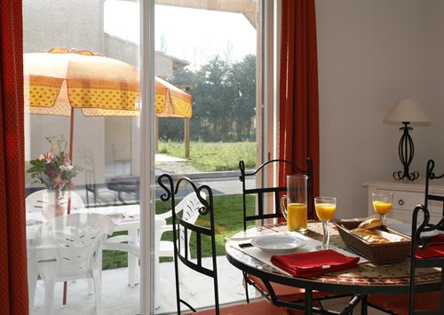 Résidence Vacancéole les Rives du Lac Provence-Alpes-Côte d'Azur - Saint-Saturnin-lès-Avignon visuel 8/13 Résidence Vacancéole les Rives du Lac Provence-Alpes-Côte d'Azur - Saint-Saturnin-lès-Avignon visuel 8/13