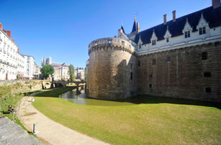 Park & Suites Nantes Carré Bouffay Pays de Loire - Nantes visuel 1/4 Park & Suites Nantes Carré Bouffay Pays de Loire - Nantes visuel 1/4