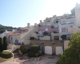 Location de vacances - Saint-Cyr-sur-Mer - Provence-Alpes-Côte d'Azur - Résidence Le Hameau de la Madrague Location de vacances - Saint-Cyr-sur-Mer - Provence-Alpes-Côte d'Azur - Résidence Le Hameau de la Madrague