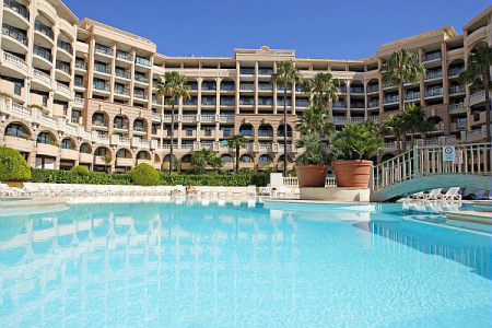 Top Clubs de Vacances avec piscine sur la côte d'azur