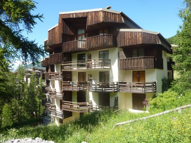Location - Résidence Le Pouzenc - Les Orres - Provence-Alpes-Côte d'Azur - France Location - Résidence Le Pouzenc - Les Orres - Provence-Alpes-Côte d'Azur - France