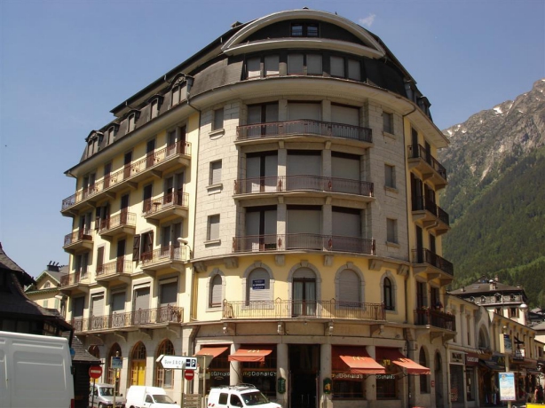 Location - RESIDENCE CARLTON - KIRA - Chamonix-Mont-Blanc - Rhône-Alpes - France Location - RESIDENCE CARLTON - KIRA - Chamonix-Mont-Blanc - Rhône-Alpes - France