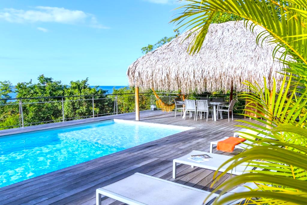Martinique - Au Citron Vert 126€ / nuit pour 3 pers (min 5 nuits), Appartement vue mer | 985 Martinique - Au Citron Vert 126€ / nuit pour 3 pers (min 5 nuits), Appartement vue mer | 985