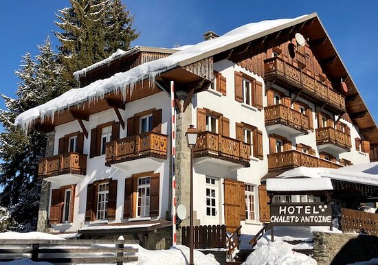 Megève - Hôtel Le Chalet d'Antoine 3* 240€ la nuit, chambres familiales jusqu'à 4 pers, petit dej inclus | 607 Megève - Hôtel Le Chalet d'Antoine 3* 240€ la nuit, chambres familiales jusqu'à 4 pers, petit dej inclus | 607